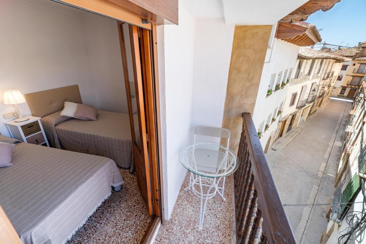 La Casa Del Escudo Apartment Рубиелос де Мора Екстериор снимка